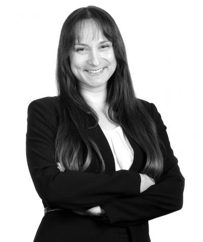 Zizka LL.M., Lenka - Lawyer / Specialist lawyer for commercial and corporate law
